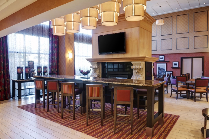 Imagen de los interiores del Hotel Hampton Inn and Suites By Hilton Langley-surrey. Foto 7