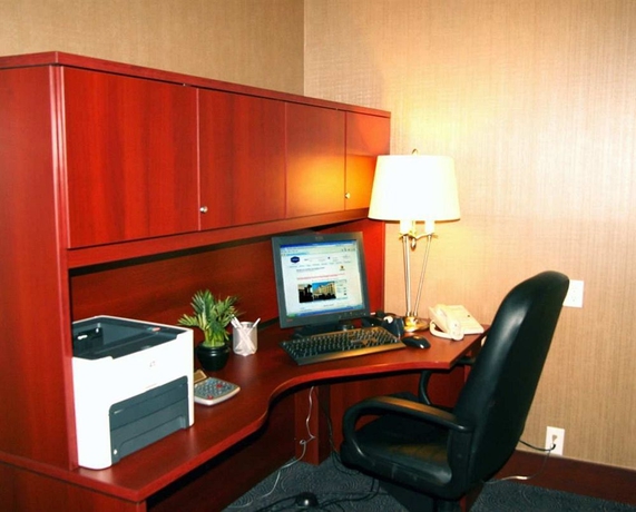 Imagen de los interiores del Hotel Hampton Inn and Suites By Hilton Laval. Foto 7