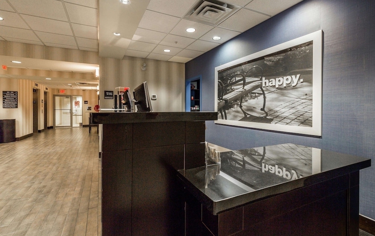 Imagen de los interiores del Hotel Hampton Inn and Suites By Hilton Lethbridge. Foto 18