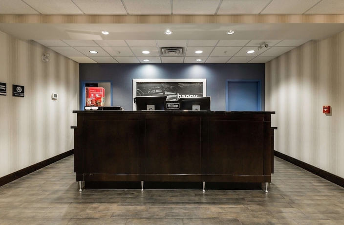 Imagen de los interiores del Hotel Hampton Inn and Suites By Hilton Lethbridge. Foto 19
