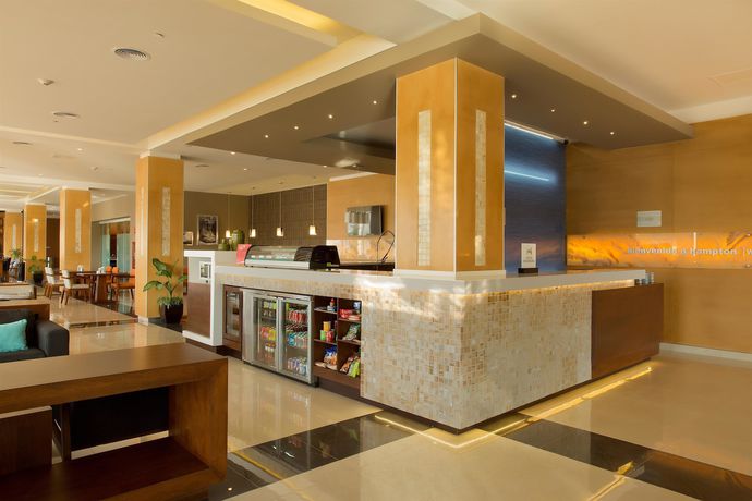 Imagen de los interiores del Hotel Hampton Inn and Suites By Hilton Paraiso. Foto 20