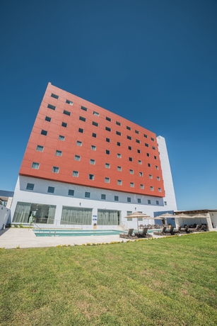 Imagen de los exteriores del Hotel Hampton Inn and Suites By Hilton Salamanca Bajio. Foto 15