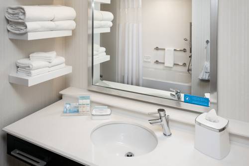 Imagen de la habitación del Hotel Hampton Inn and Suites By Hilton Seattle/northgate. Foto 2