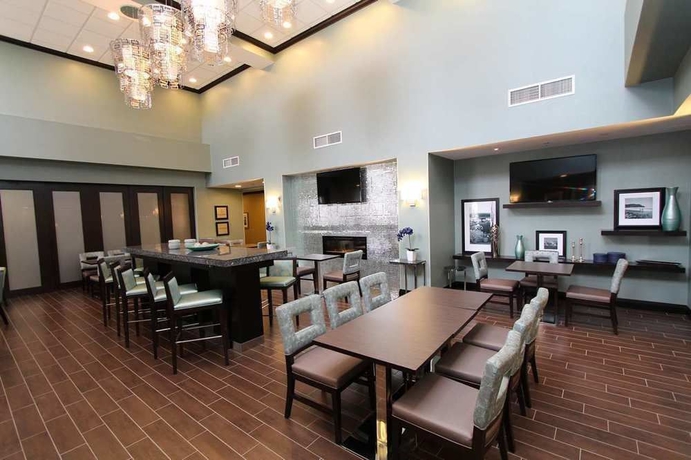 Imagen de los interiores del Hotel Hampton Inn and Suites By Hilton St. John's Airport. Foto 8
