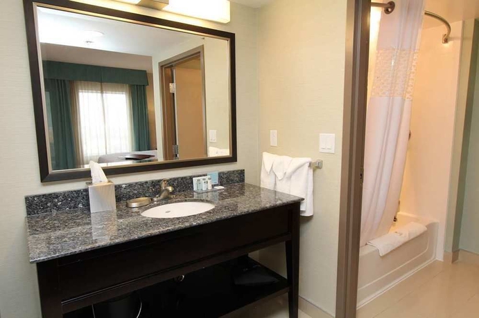 Imagen de la habitación del Hotel Hampton Inn and Suites By Hilton St. John's Airport. Foto 3