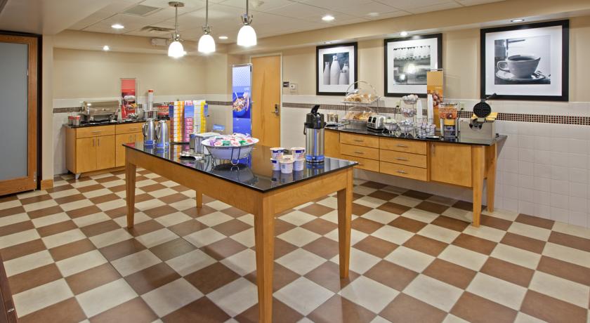 Imagen general del Hotel Hampton Inn and Suites Canton. Foto 4