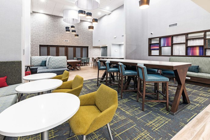 Imagen de los interiores del Hotel Hampton Inn and Suites Canyon. Foto 15