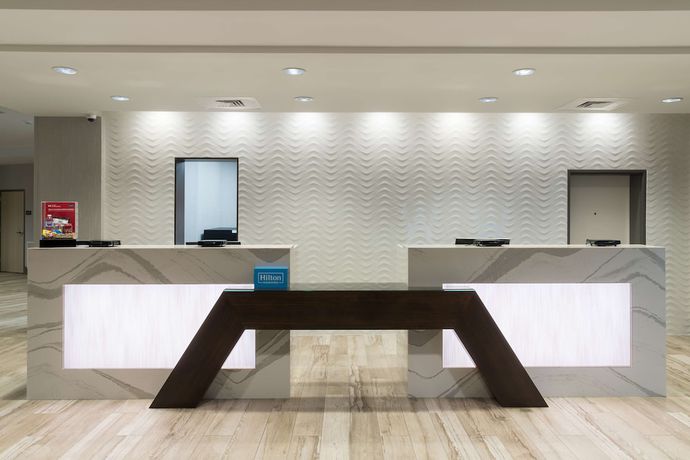 Imagen de los interiores del Hotel Hampton Inn and Suites Cape Canaveral Cruise Port. Foto 17
