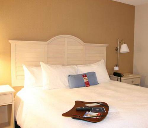 Imagen de la habitación del Hotel Hampton Inn and Suites Cape Cod-west Yarmouth. Foto 13
