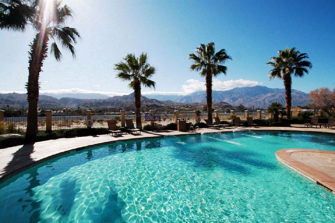 Imagen de la piscina del Hotel Hampton Inn and Suites Cathedral City. Foto 16