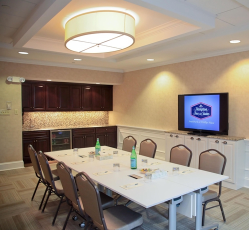 Imagen de los interiores del Hotel Hampton Inn and Suites Charlotte/south Park At Phillips Place. Foto 4