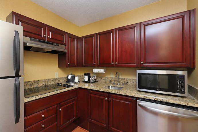 Imagen de la habitación del Hotel Hampton Inn and Suites Charlottesville-At the University. Foto 5