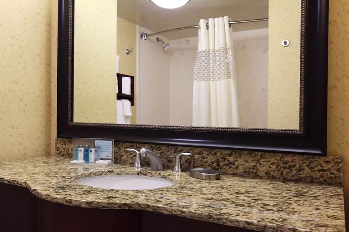 Imagen de la habitación del Hotel Hampton Inn and Suites Charlottesville-At the University. Foto 11