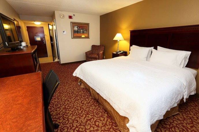 Imagen de la habitación del Hotel Hampton Inn and Suites Charlottesville-At the University. Foto 12