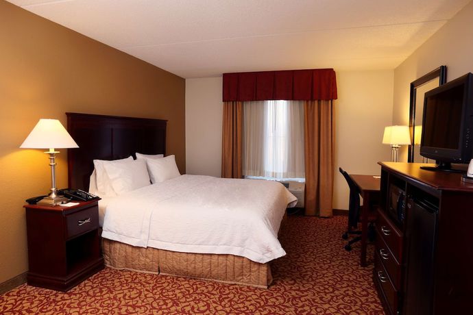 Imagen de la habitación del Hotel Hampton Inn and Suites Charlottesville-At the University. Foto 14
