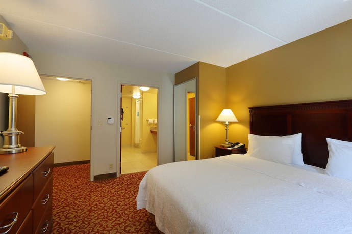 Imagen de la habitación del Hotel Hampton Inn and Suites Charlottesville-At the University. Foto 16