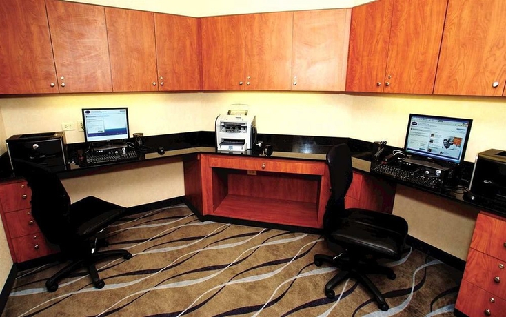 Imagen de los interiores del Hotel Hampton Inn and Suites Chicago Deer Park. Foto 14