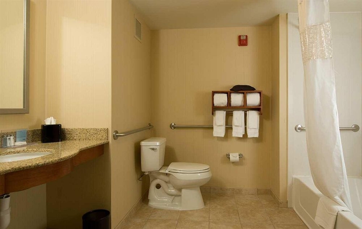 Imagen de la habitación del Hotel Hampton Inn and Suites Chicago Deer Park. Foto 7