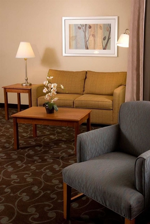 Imagen de los interiores del Hotel Hampton Inn and Suites Chicago Deer Park. Foto 16