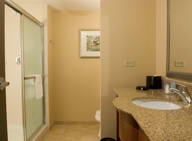 Imagen de la habitación del Hotel Hampton Inn and Suites Chicago Deer Park. Foto 13