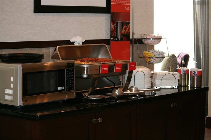 Imagen del bar/restaurante del Hotel Hampton Inn and Suites Chicago Southland-matteson. Foto 1