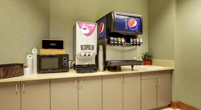 Imagen general del Hotel Hampton Inn and Suites Chicago/aurora. Foto 17
