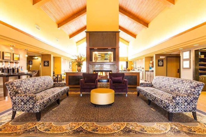 Imagen del bar/restaurante del Hotel Hampton Inn and Suites Chicago/hoffman Estates. Foto 2