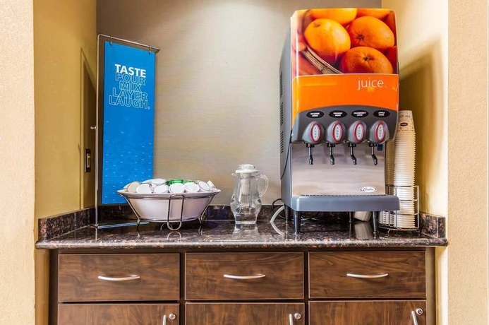Imagen del bar/restaurante del Hotel Hampton Inn and Suites Chicago/hoffman Estates. Foto 3