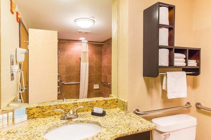 Imagen de la habitación del Hotel Hampton Inn and Suites Chicago/hoffman Estates. Foto 11