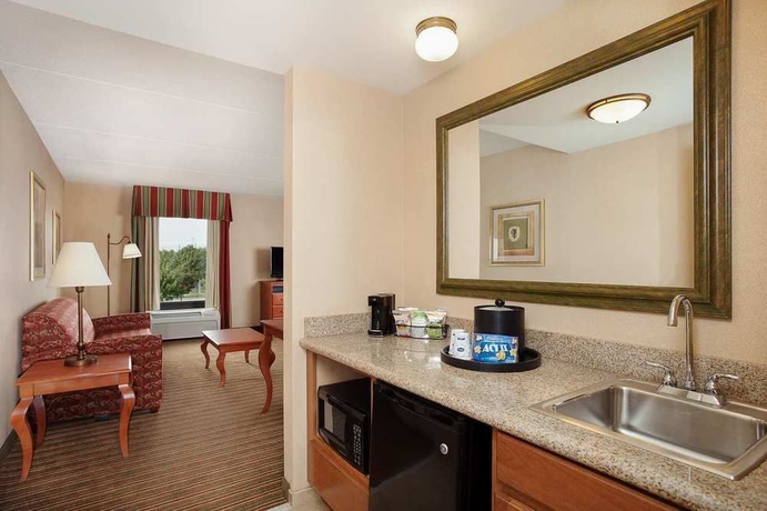 Imagen de la habitación del Hotel Hampton Inn and Suites Chicago-libertyville. Foto 8