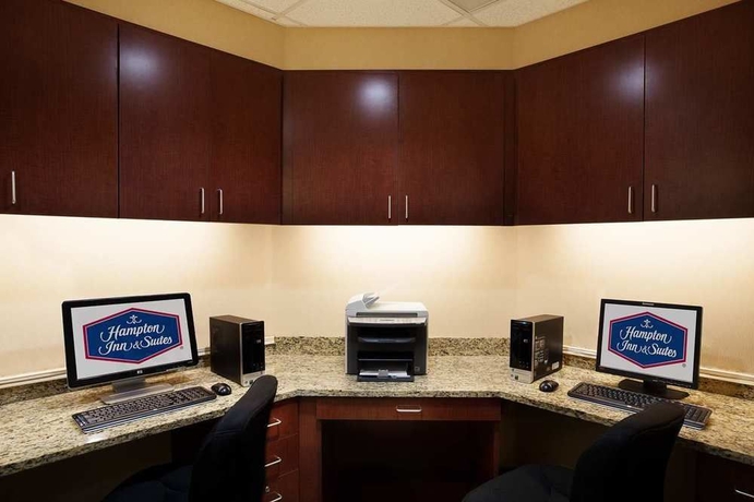 Imagen de los interiores del Hotel Hampton Inn and Suites Chicago-libertyville. Foto 14