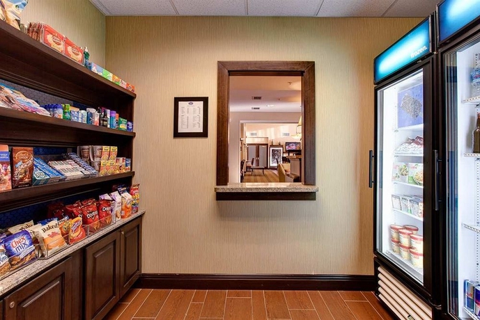 Imagen del bar/restaurante del Hotel Hampton Inn and Suites Chicago/st. Charles. Foto 4
