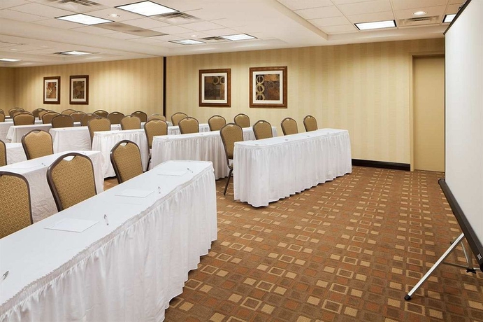 Imagen de los interiores del Hotel Hampton Inn and Suites Chicago/st. Charles. Foto 12