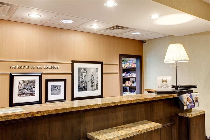 Imagen de los interiores del Hotel Hampton Inn and Suites Chicago/st. Charles. Foto 13