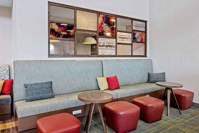 Imagen de los interiores del Hotel Hampton Inn and Suites Cincinnati West. Foto 19