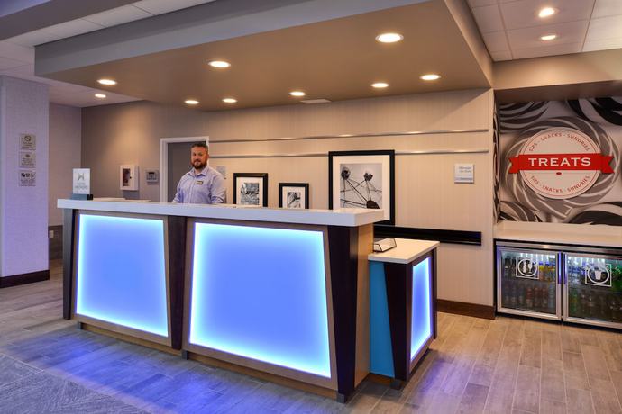 Imagen de los interiores del Hotel Hampton Inn and Suites Cincinnati-Mason. Foto 19