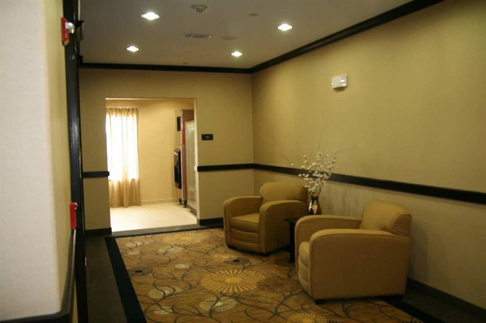 Imagen de los interiores del Hotel Hampton Inn and Suites Cleburne. Foto 13