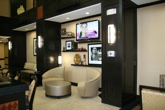 Imagen de los interiores del Hotel Hampton Inn and Suites Cleburne. Foto 14