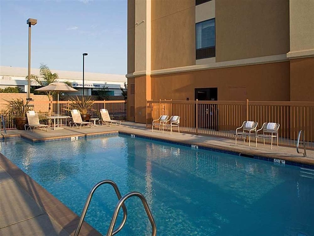 Imagen de la piscina del Hotel Hampton Inn and Suites Clovis-airport North. Foto 10