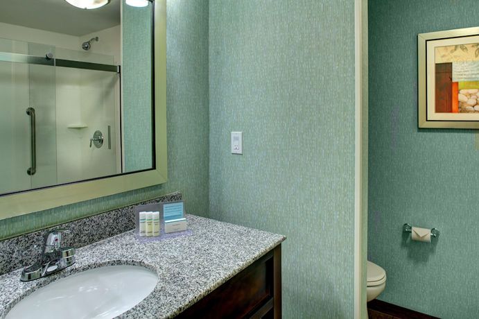 Imagen de la habitación del Hotel Hampton Inn and Suites Coconut Creek. Foto 8