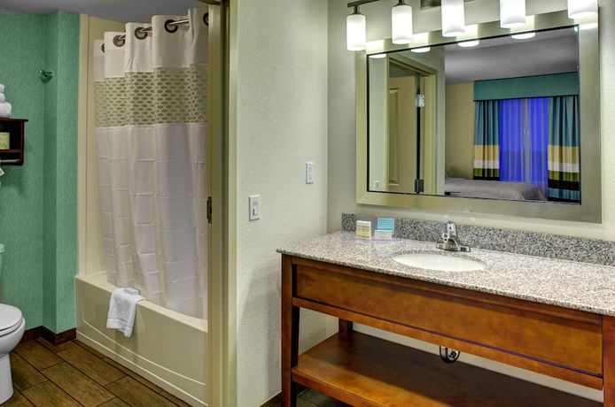 Imagen de la habitación del Hotel Hampton Inn and Suites Coconut Creek. Foto 12