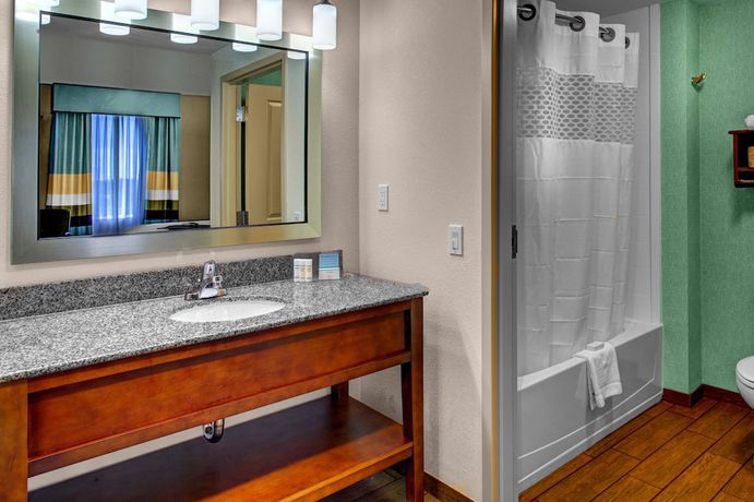Imagen de la habitación del Hotel Hampton Inn and Suites Coconut Creek. Foto 16