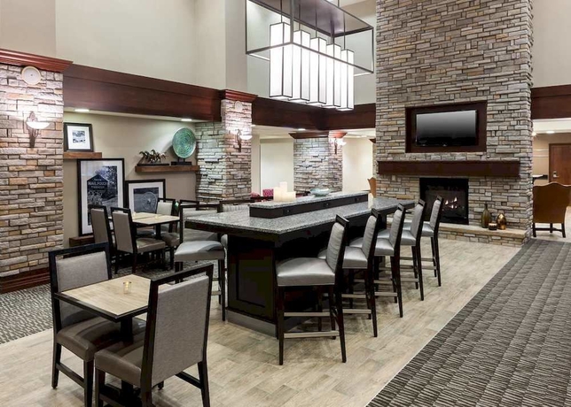 Imagen del bar/restaurante del Hotel Hampton Inn and Suites Colorado Springs/i-25 South. Foto 3