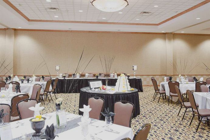 Imagen del bar/restaurante del Hotel Hampton Inn and Suites Columbia At University. Foto 2
