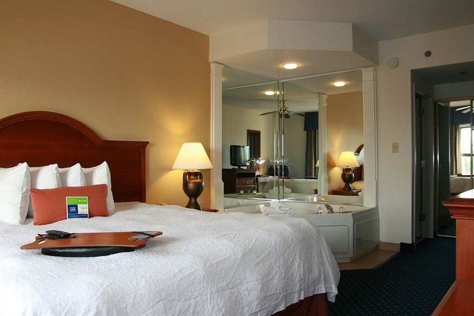 Imagen de la habitación del Hotel Hampton Inn and Suites Concord/charlotte. Foto 5