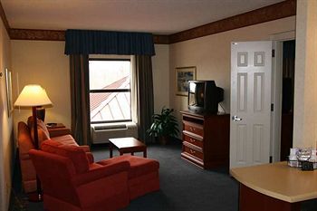 Imagen de los interiores del Hotel Hampton Inn and Suites Concord/charlotte. Foto 13