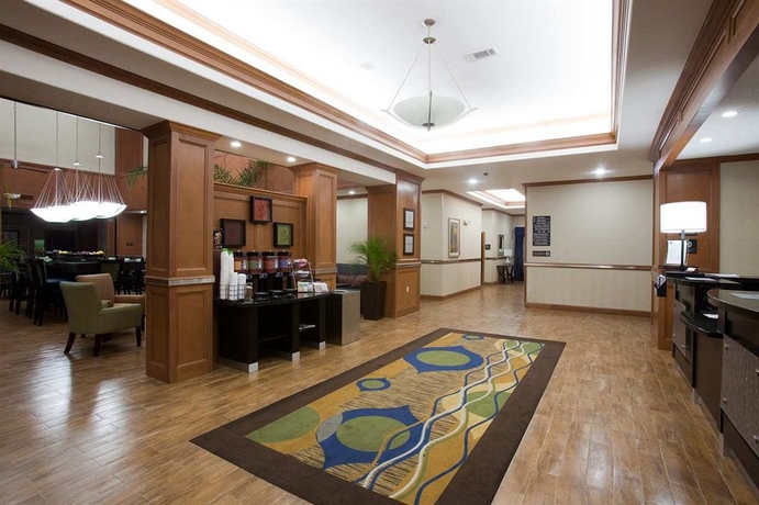 Imagen de los interiores del Hotel Hampton Inn and Suites Dallas I-30 Cockrell Hill. Foto 12