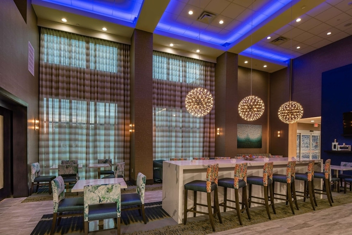 Imagen de los interiores del Hotel Hampton Inn and Suites Dallas/plano Central. Foto 16