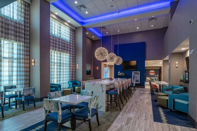 Imagen de los interiores del Hotel Hampton Inn and Suites Dallas/plano Central. Foto 17