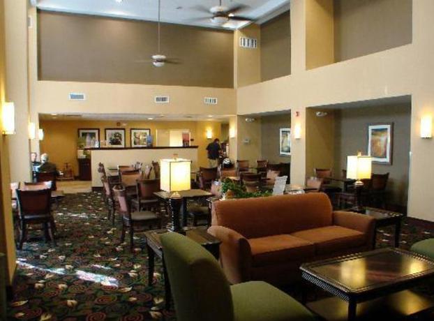 Imagen general del Hotel Hampton Inn and Suites Dayton-airport. Foto 2